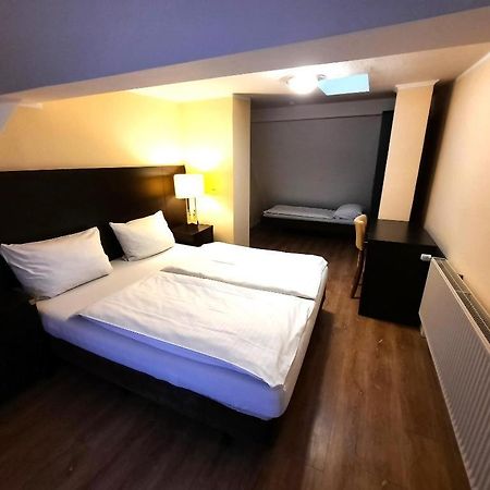 Hotel Ariana Koeln Luaran gambar